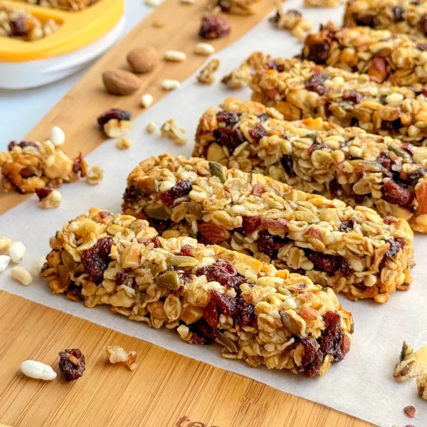 Barrette ai cereali, frutta secca e miele